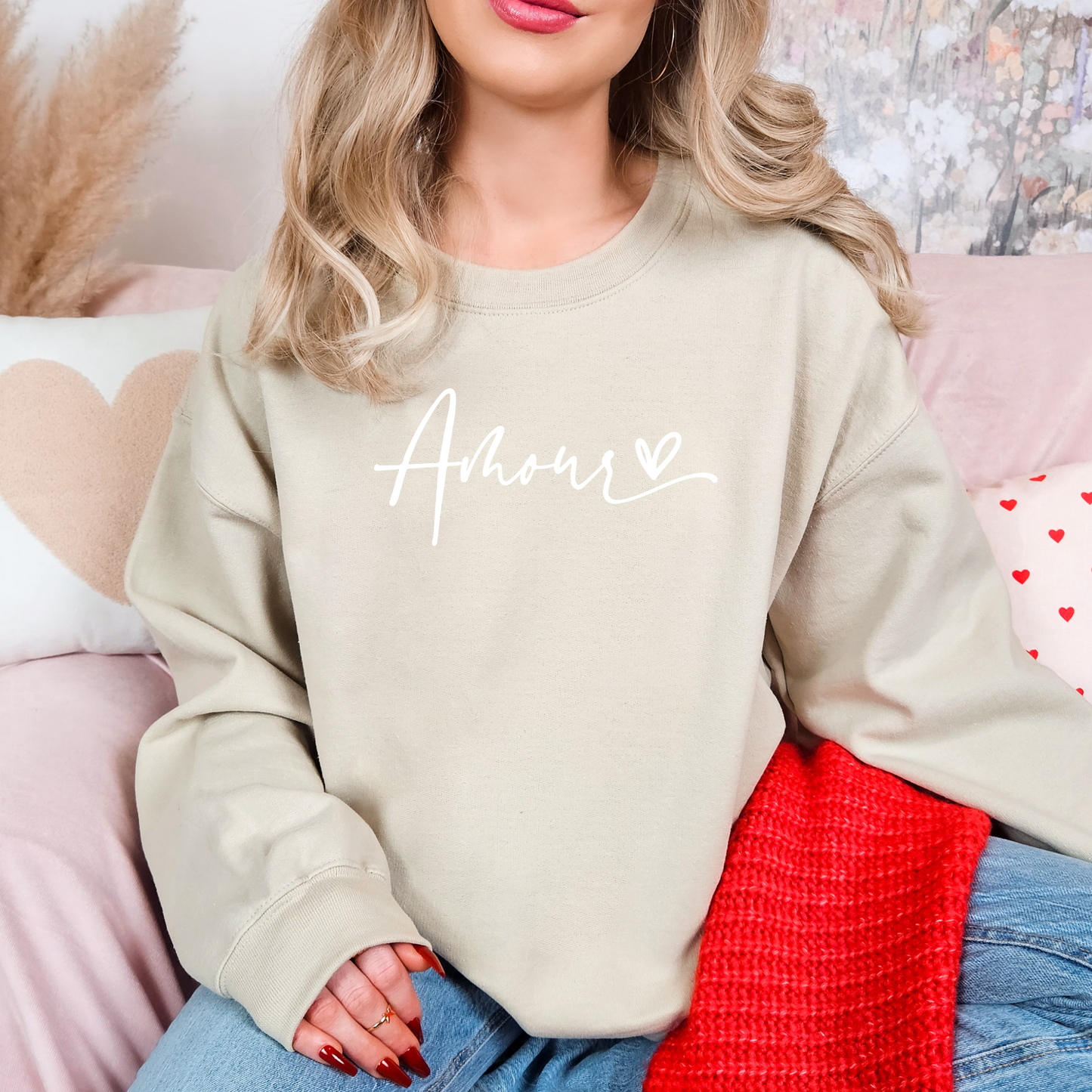 Amour Sweatshirt – Share the Love in Style