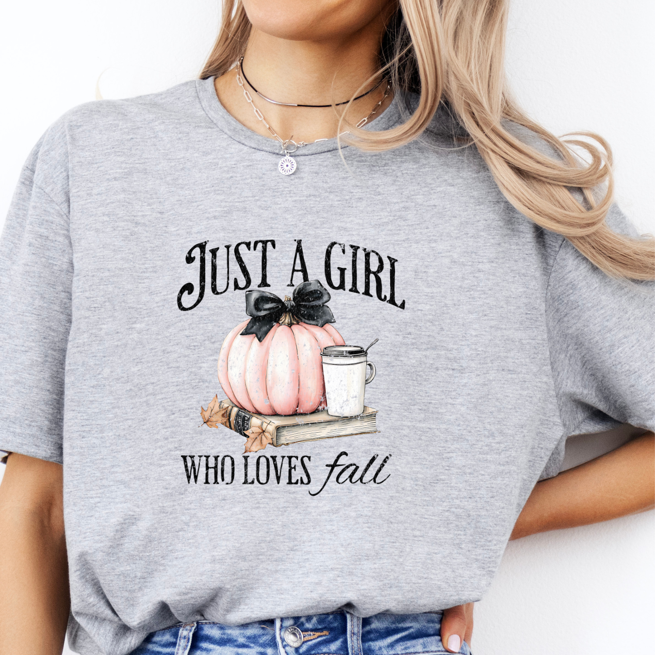 Just a Girl Who Loves Fall – Cozy & Charming Autumn Style T-Shirt