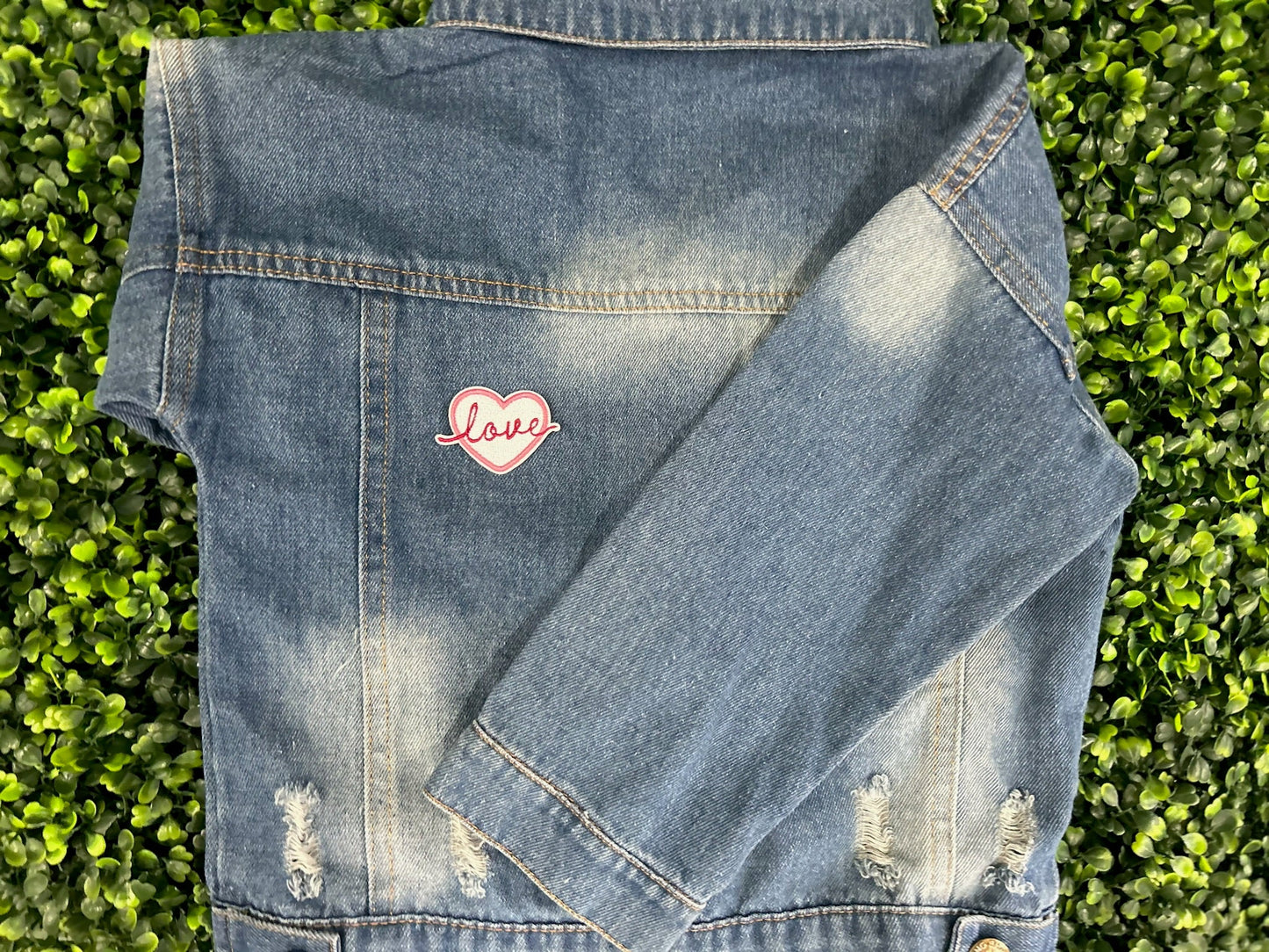 "Love' Heart Embroidered Patch
