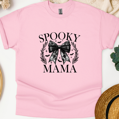 Spooky Mama – Chic & Haunted Halloween Style T-Shirt