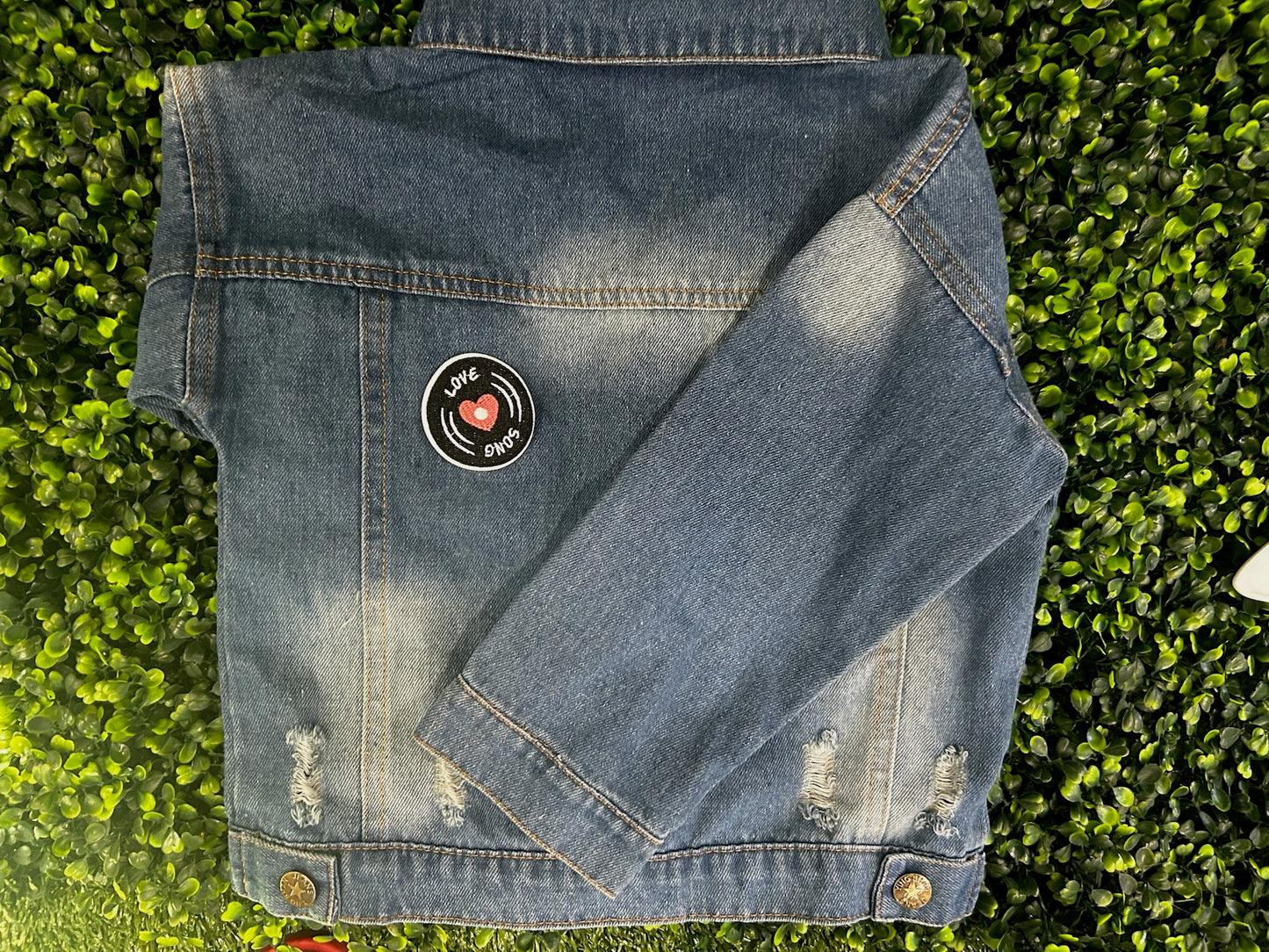 Love Song Embroidered Patch – Retro Vinyl Record Iron-On Patch